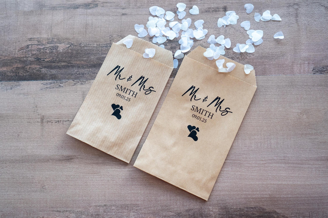 Personalised brown envelopes with a lovely personalised design and the name of the married couple name on the top. The envelope finishes with a lovely heart on the bottom. The envelopes come in two sizes and a lovely foil finish.