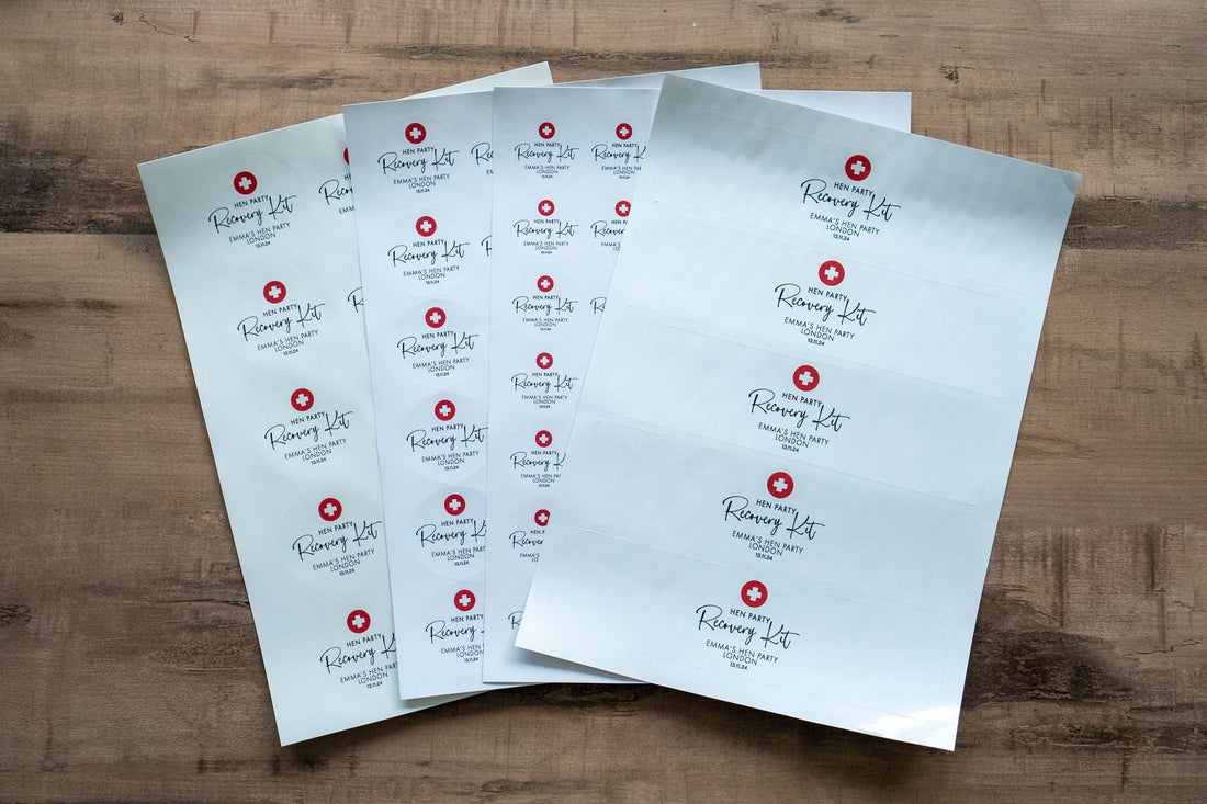 This picture shows examples of how to use all of the stickers which are offered in this kit. The 37mm and 45mm stickers can be used for small party favours, the 53.5mm can be used for party bags and the rectangle sticker can be used for water bottles